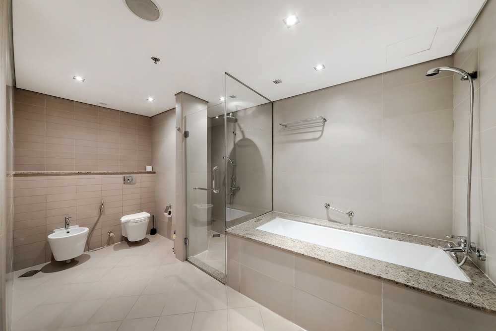 Exotic Apartments at Royal Amwaj