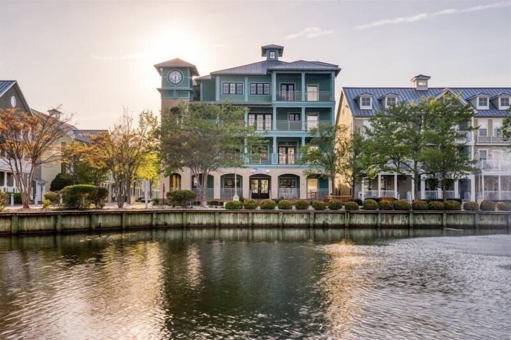 Sunset Island - 39 Fountain Drive West 3f 3 Bedroom Condo
