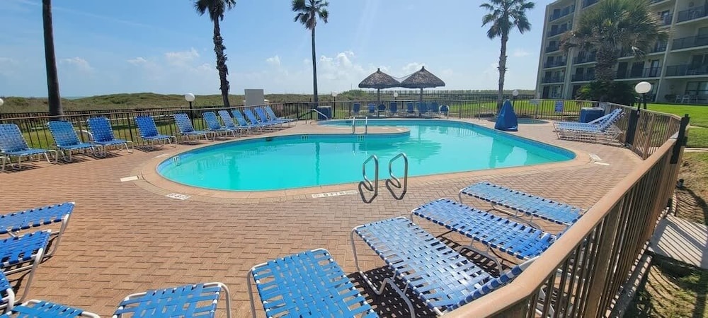Saida Beachfront Luxe Condo Two Heated Pools 2 Bedroom Condo