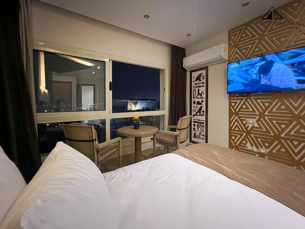 Grand Museum Guest House pyramids view view 5