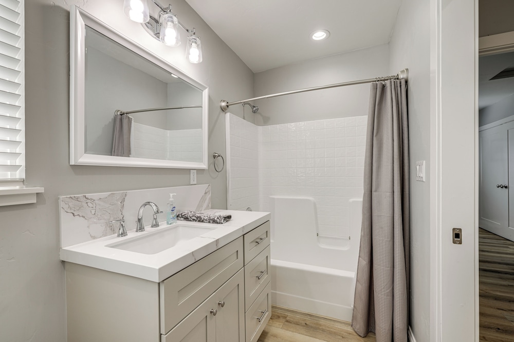 Quaint Hughson Vacation Rental, Walk to Downtown! - Property Image 10