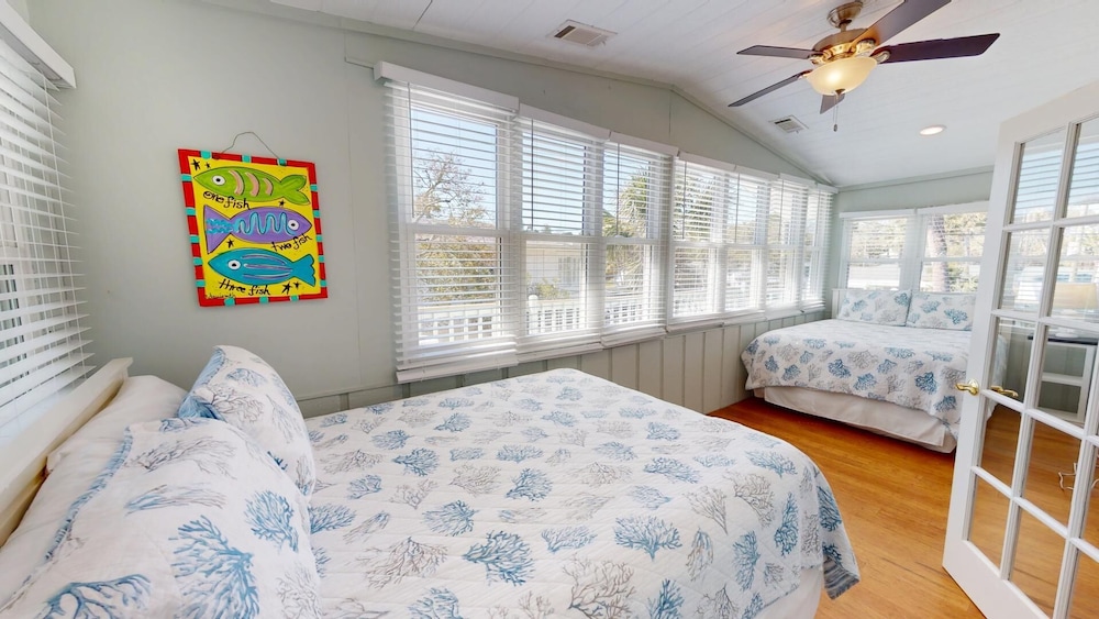 Peach on the Beach by Tybee Vacation Rentals