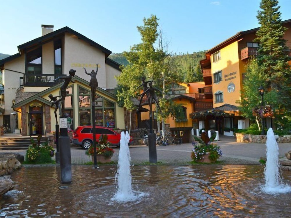 Convenient 2 Bedroom Condo in Vail Near Golden Peak Lift - Walk to Shops, Skiing & More
