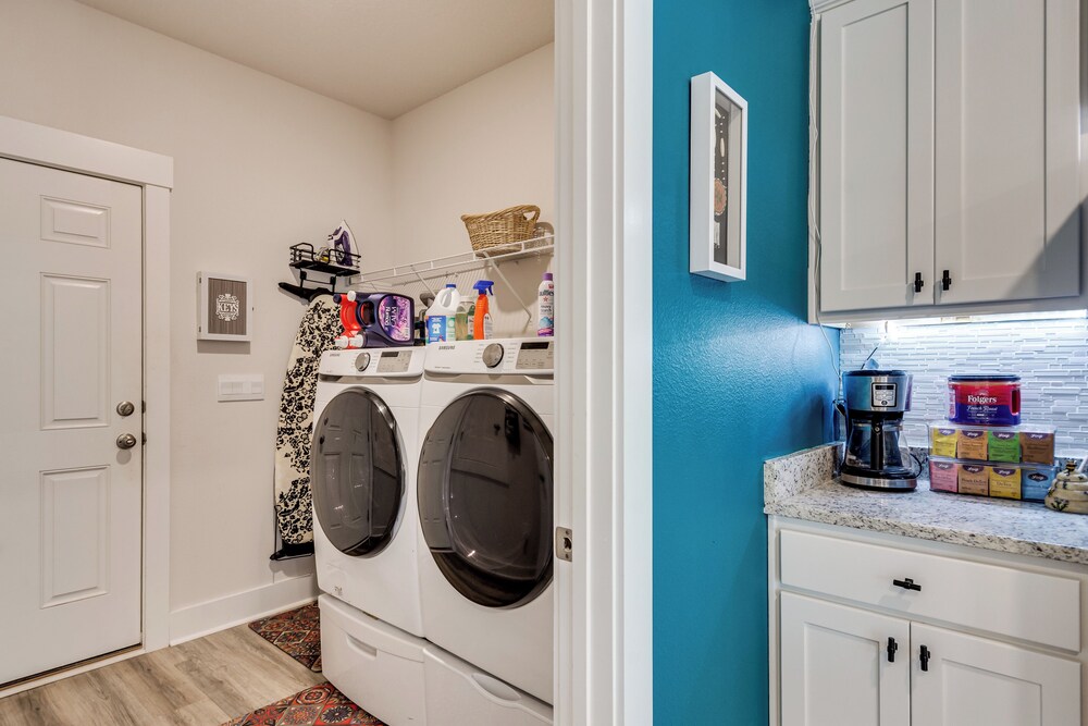 Pet-friendly Pensacola Home w/ Fenced Backyard