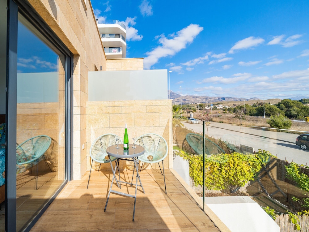 Villajoyosa Home With Shared Pool