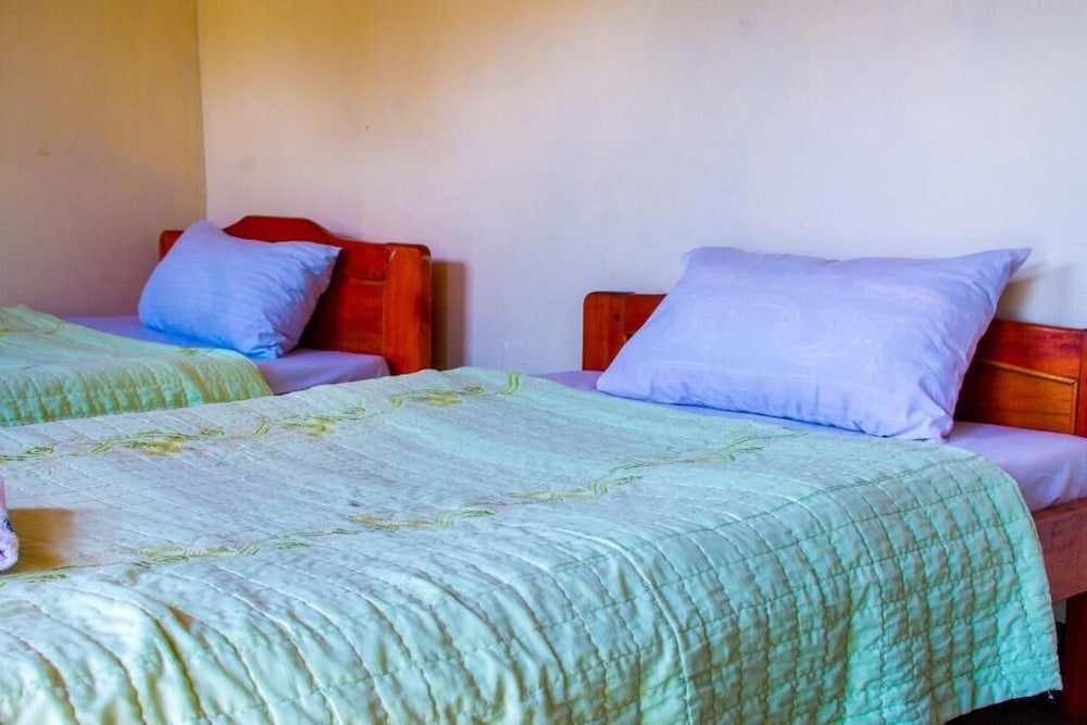 Sabinyo Guest House