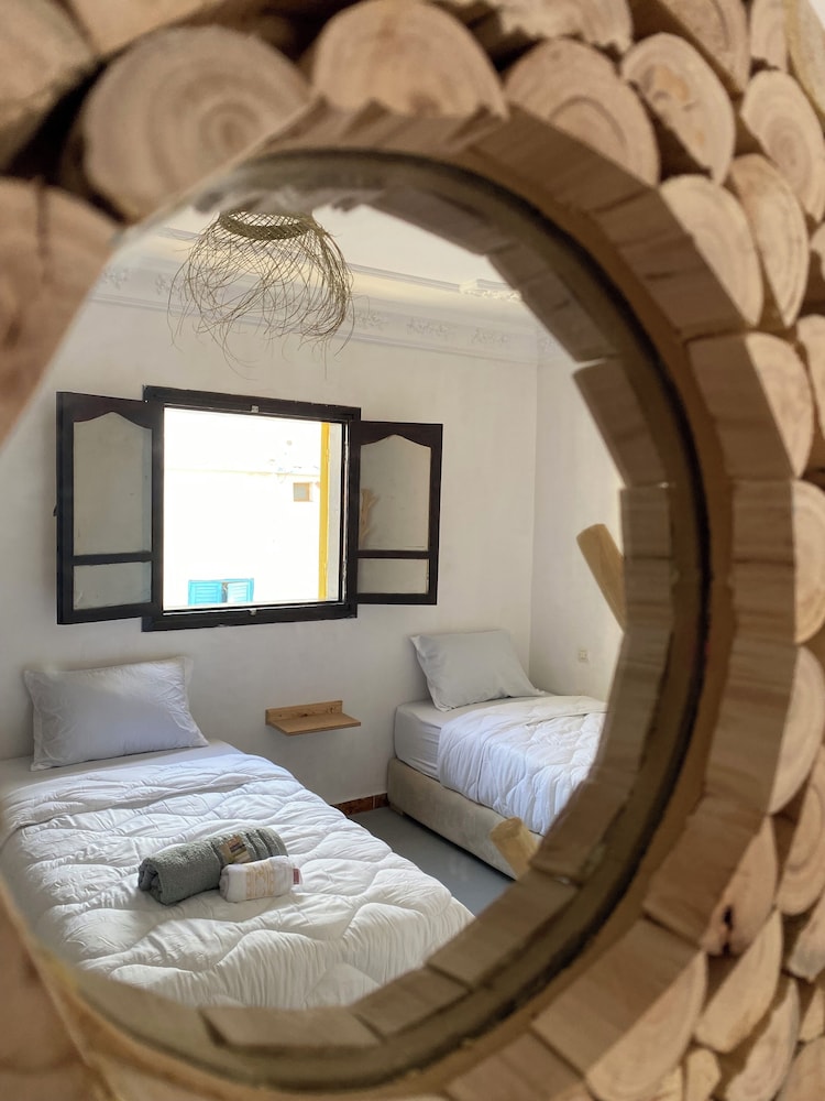 TITRYTE SURF HOUSE