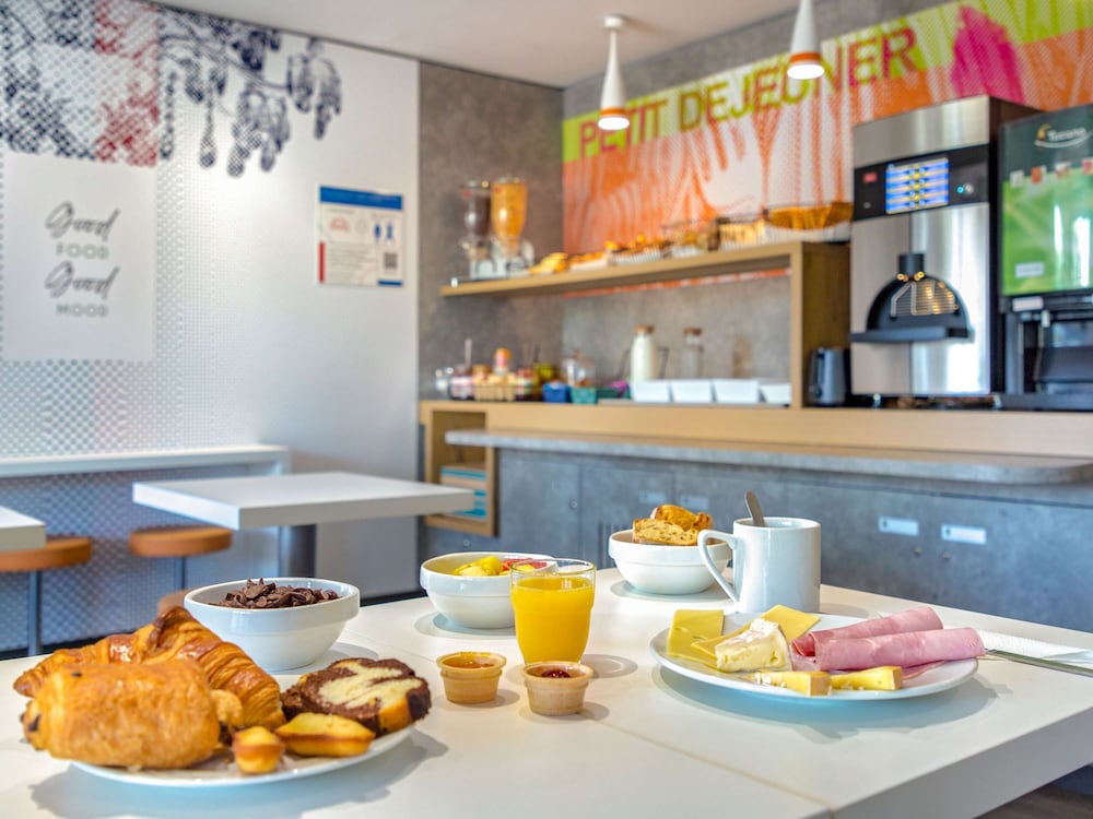 Frejus Vacations - ibis budget Frejus Saint-Raphael Capitou A8 - Property Image 3
