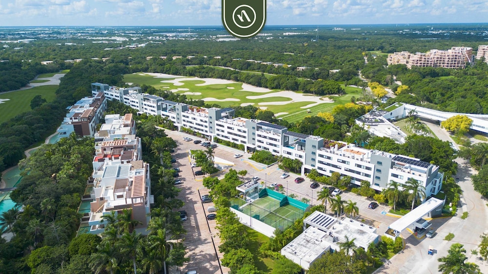 Nick Price Residences A 206