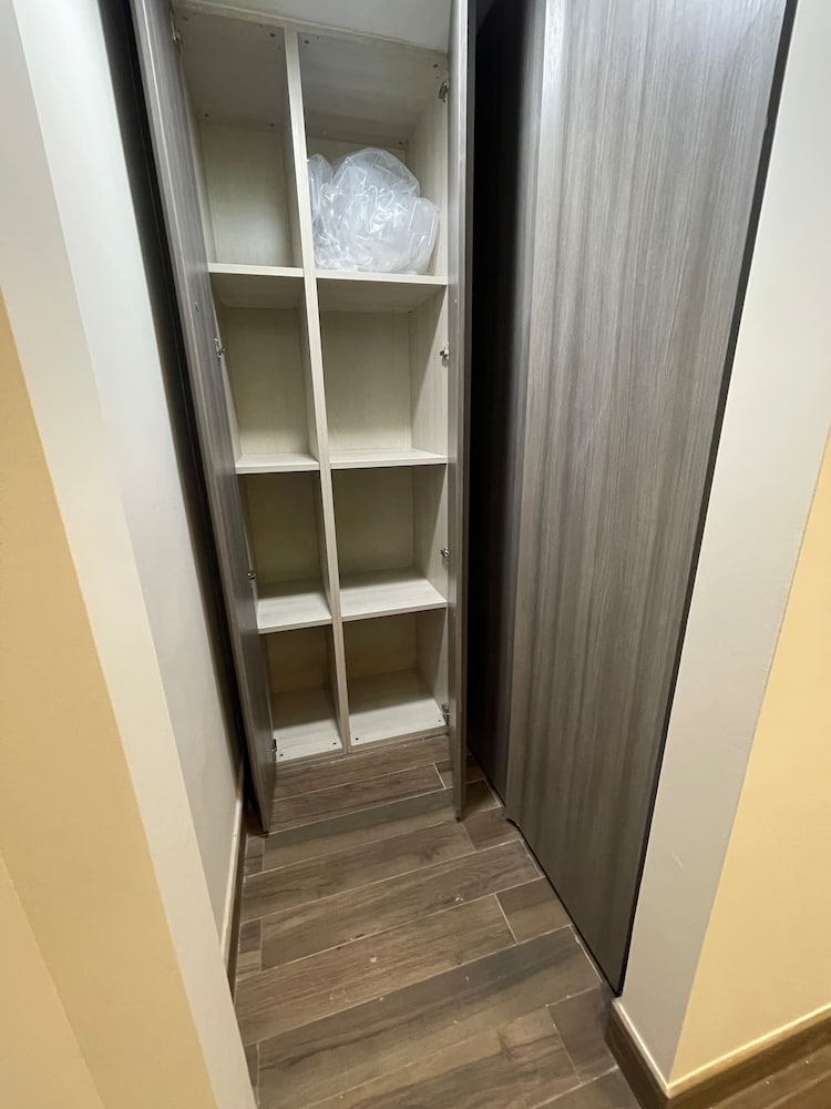 Best Townhouse On Jcv 4 Bedrooms With Jacuzzi