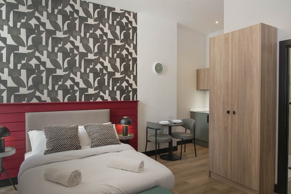 Sixty Aparthotelstudio, Central Cardiff + Parking