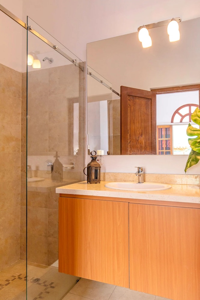 2CM-B1 APARTAMENTO EN GETSEMANI CON BALC