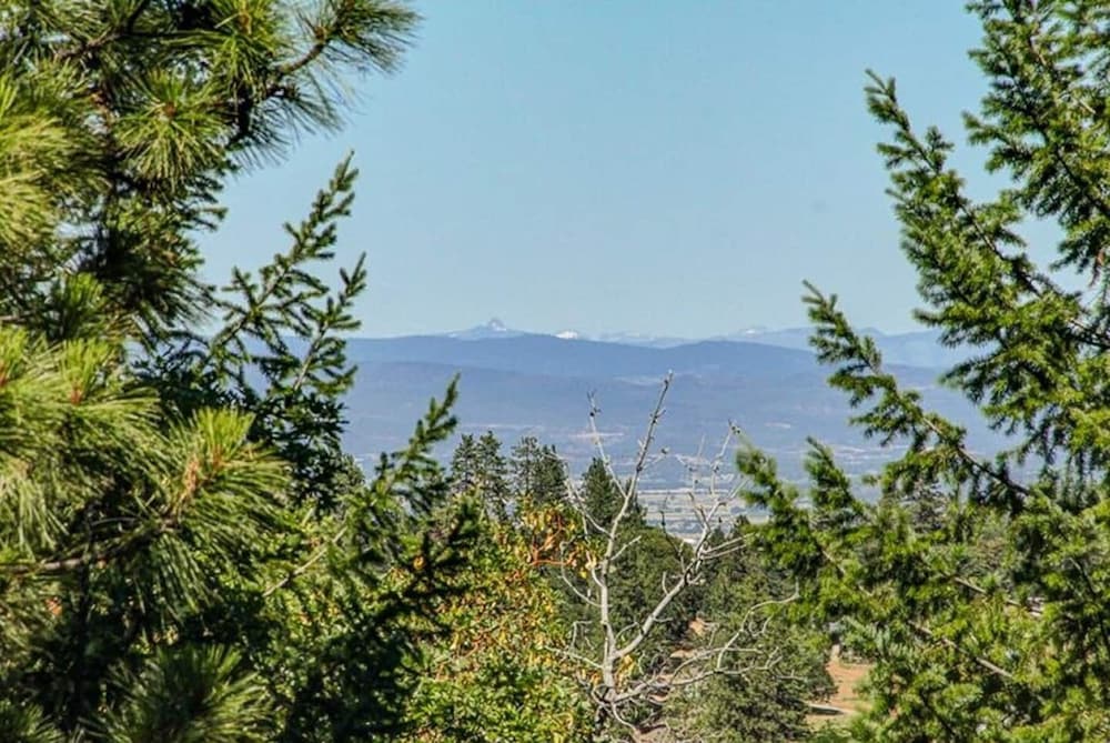 Jacksonville Mountain Retreat