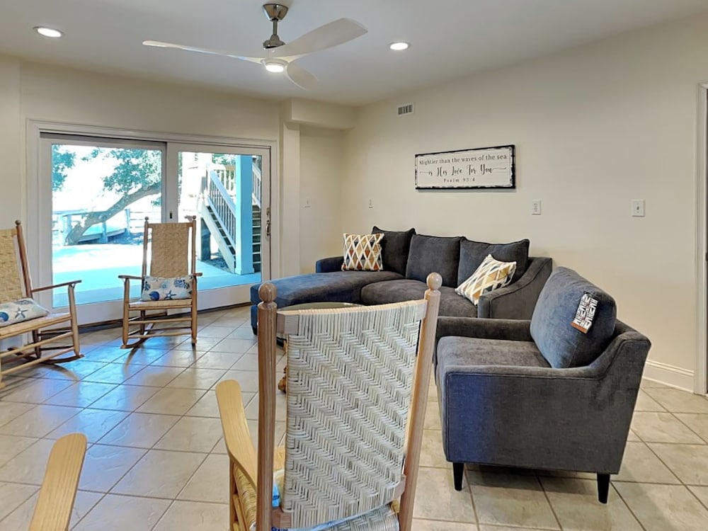 Shady Beaches by Topsail Realty