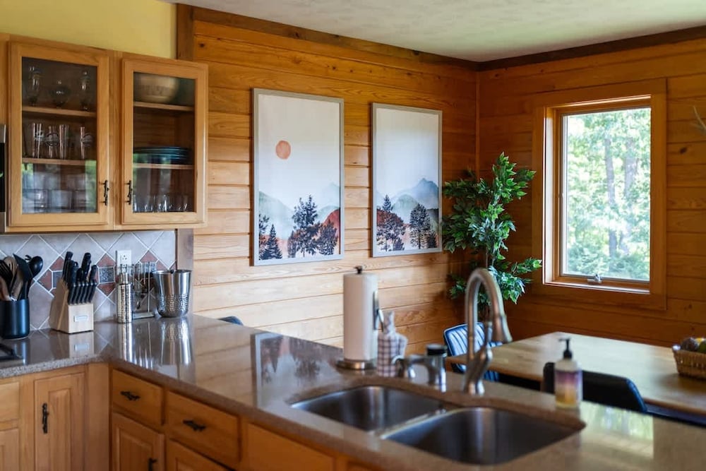 Love Afton Cabin - Family Home