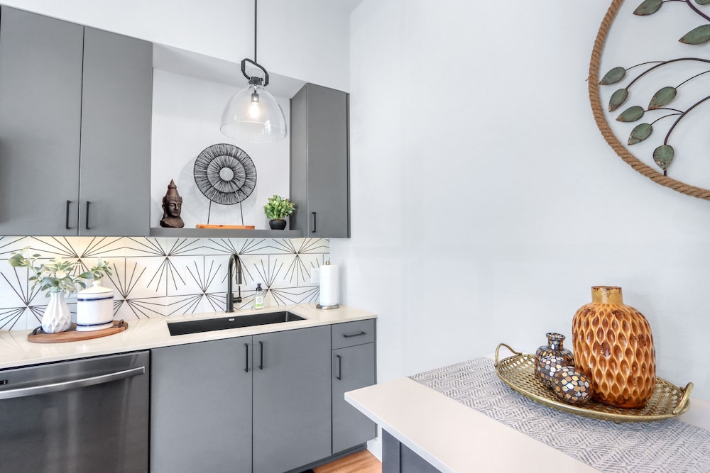 Relax in a Luxe Resort-style Condo