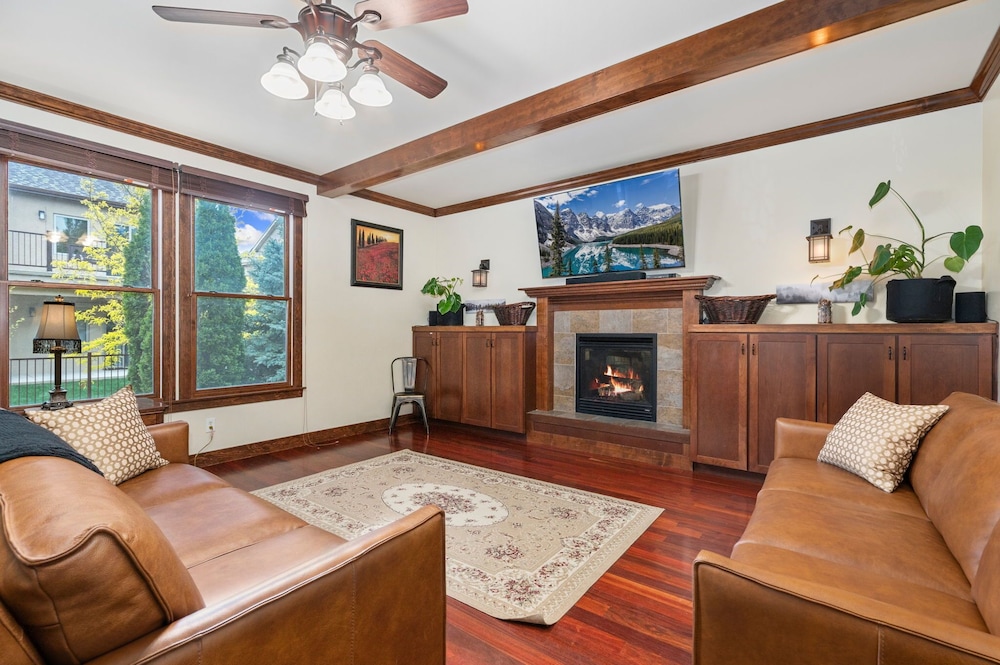 The Fireside Retreat 6 BD, Sauna, Home Theater