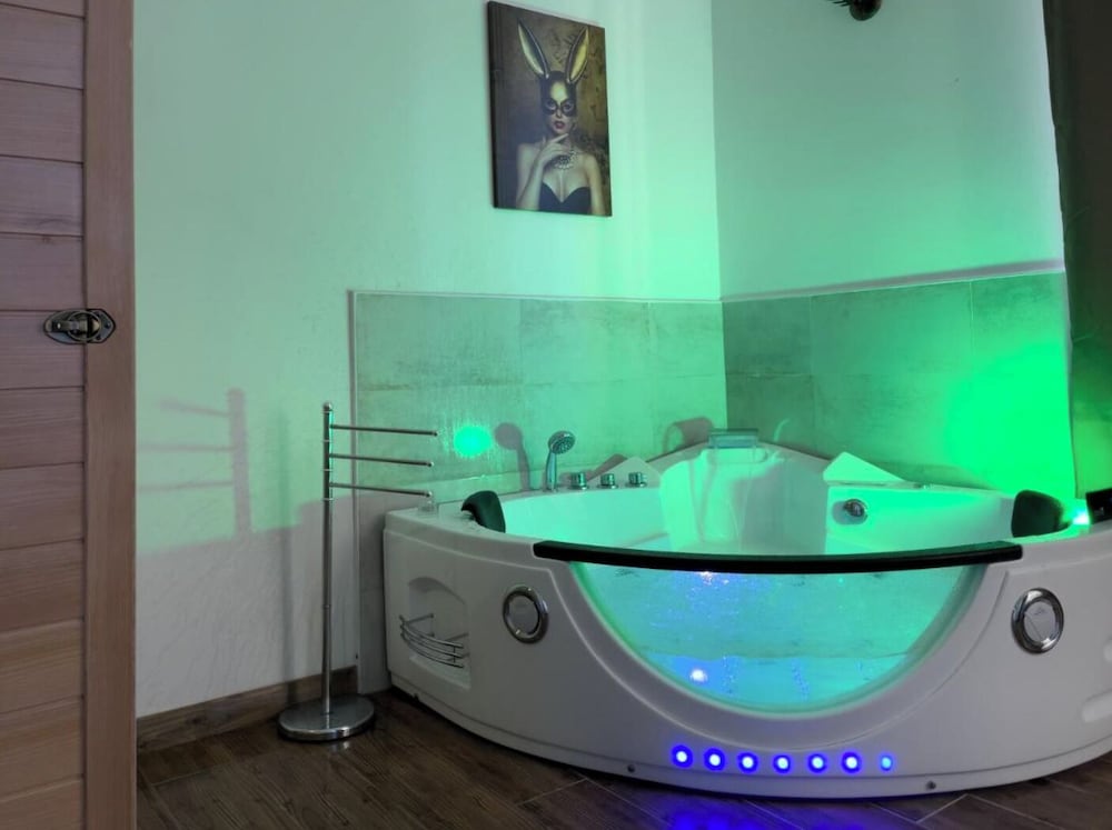 NOTTE ROSA SUITES & RELAX