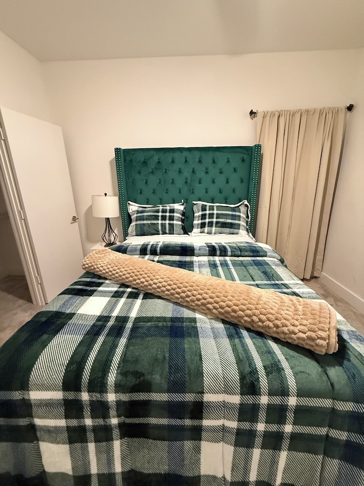 Luxury 3BR for Families Nurses and Group