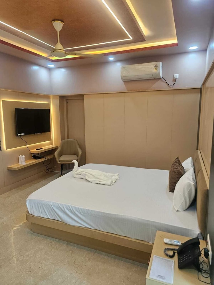 Jowar Hoter & Resort