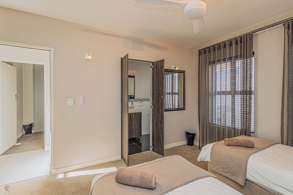 Seasons of Serenity, Langebaan 8-sleeper