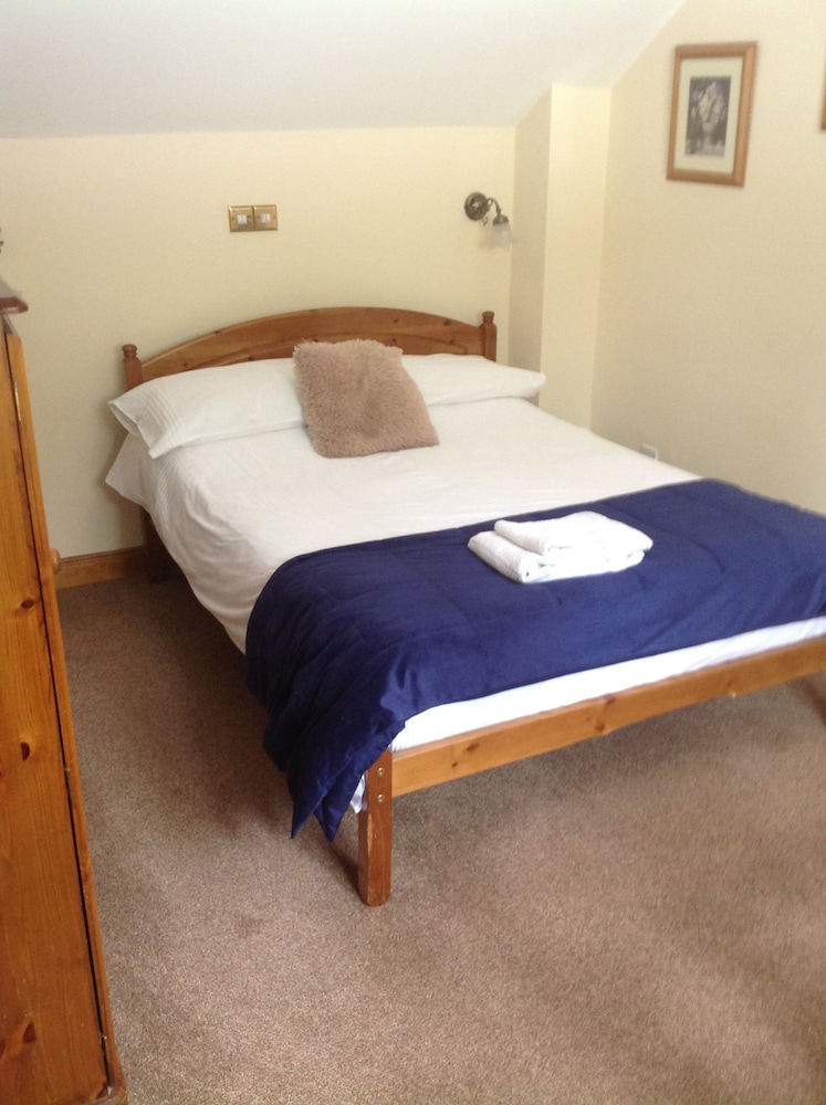 Glan Yr Afon Inn