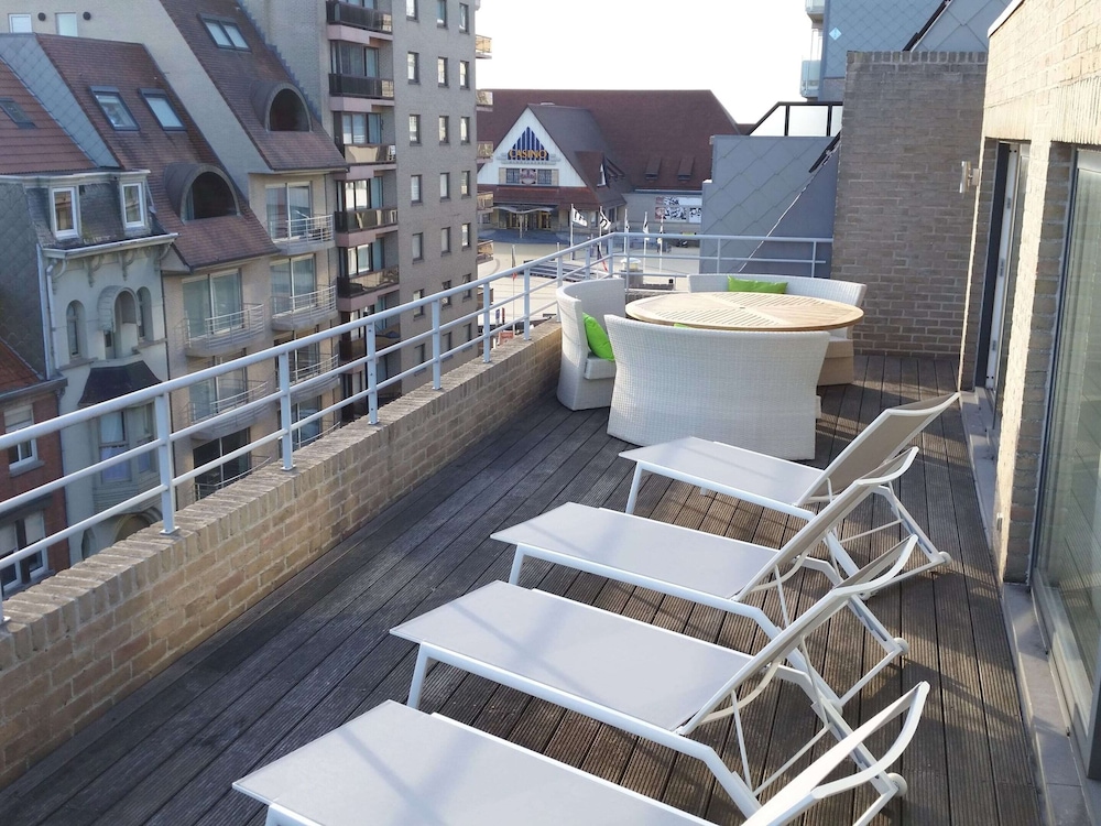 Penthouse With 2 Terraces and Sea/casino Views view 3