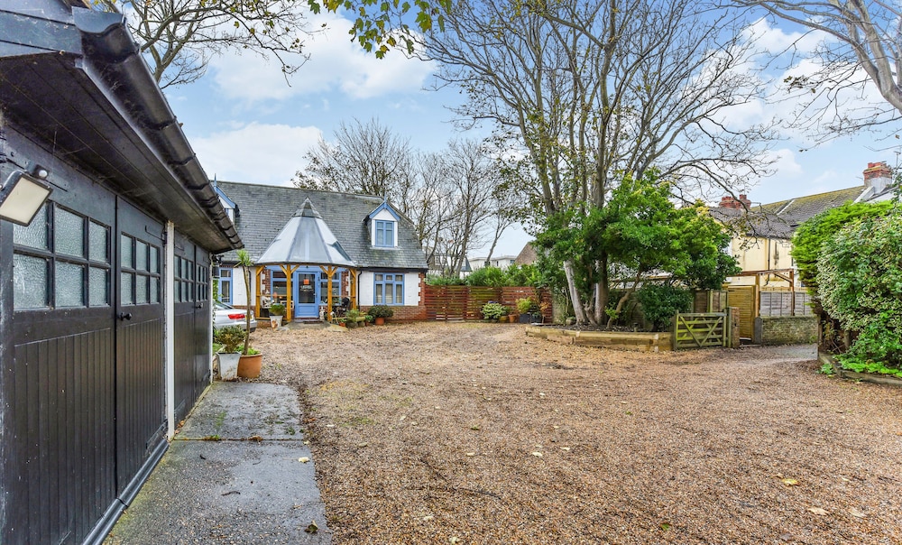 Worthing Vacations - The Enclave - Property Image 25