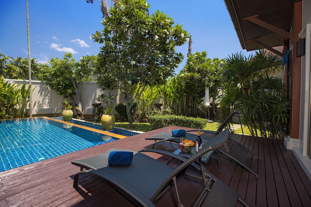 Live the Tropical Dream at Villa Mylico