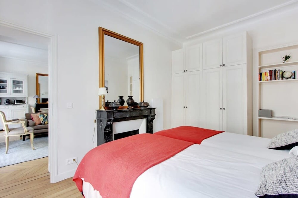 Eiffel Market Charming 2 Bed Apt Near Invalides