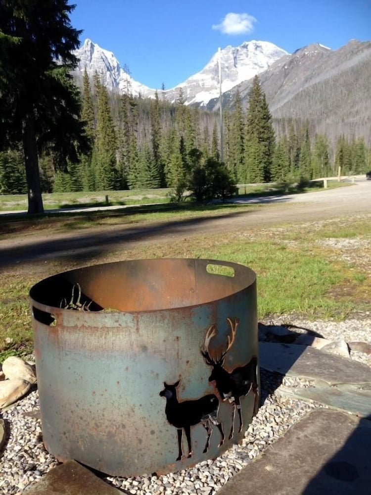 Kootenay Park Lodge