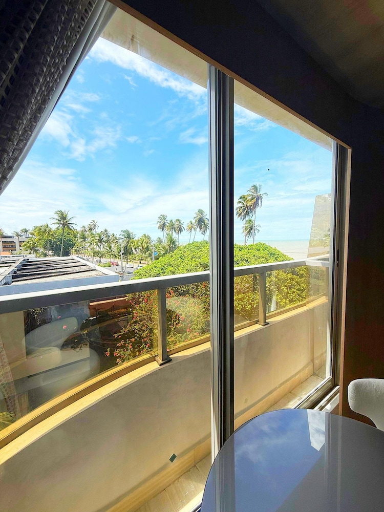 Setai Yacht Premium