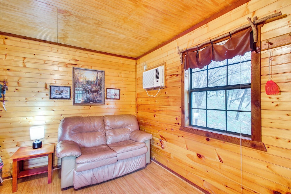 Cedar Falls Cabins #6: Hillside w/ Views!