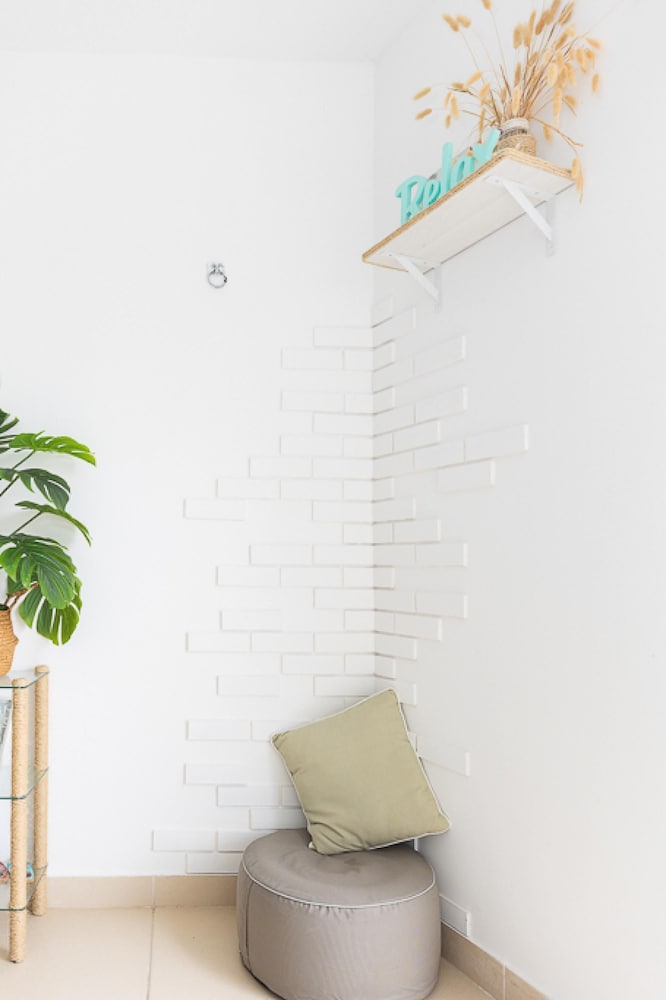 The Farallon Beach Condo by Acomodo