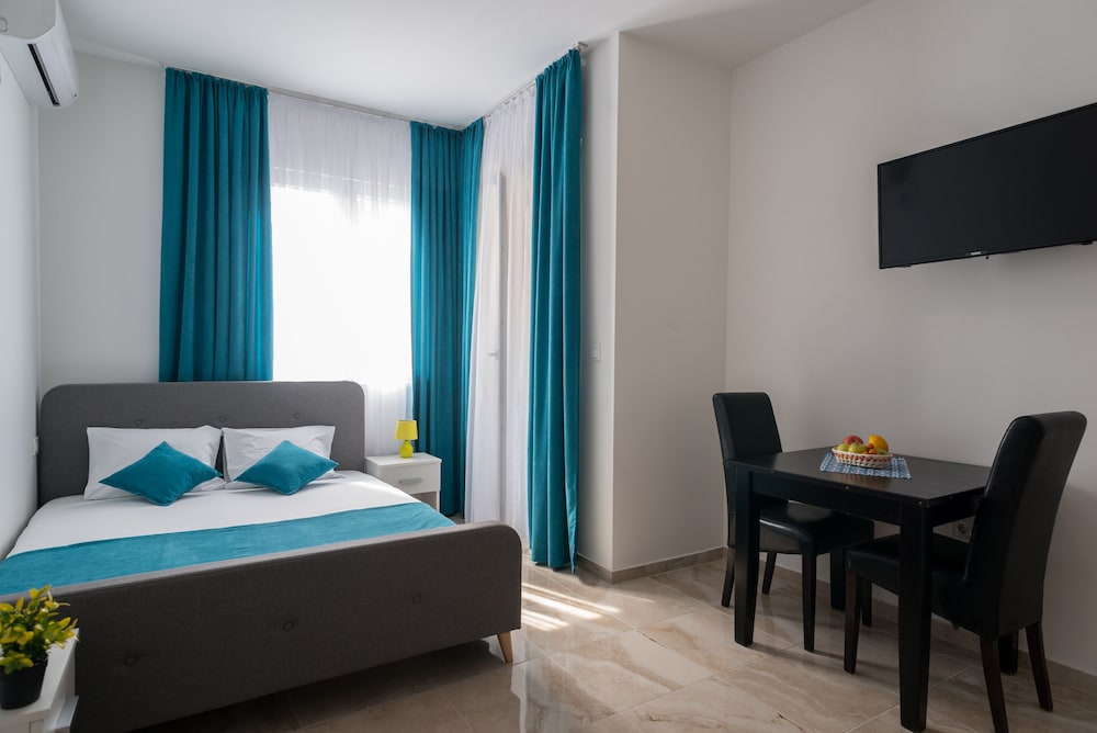 Hotel Apartmans Sunrise - Image 1