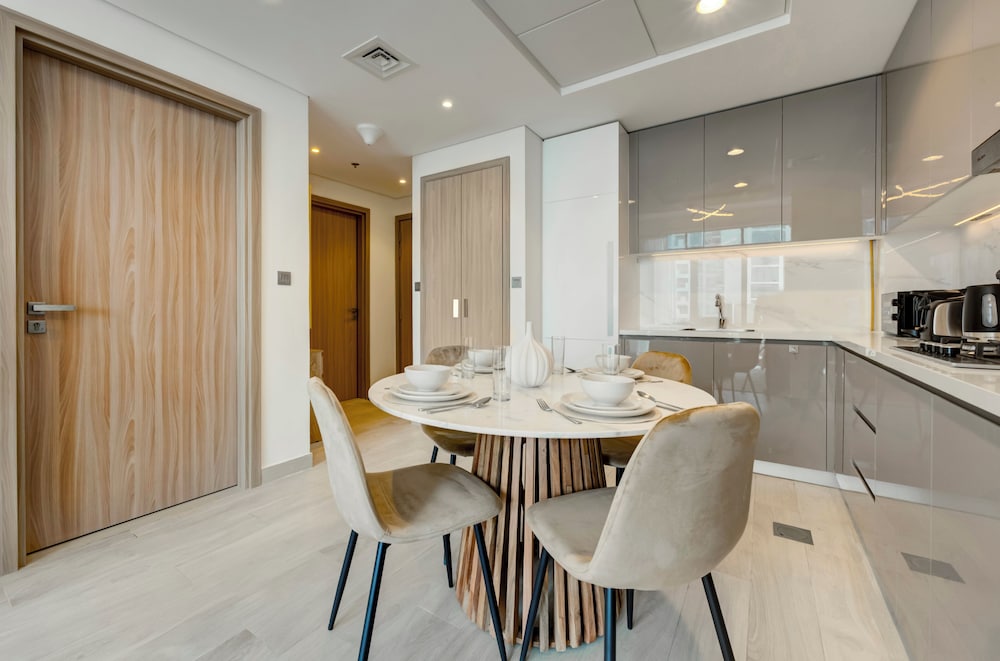 Farhad Azizi Residences - Al Jaddaf
