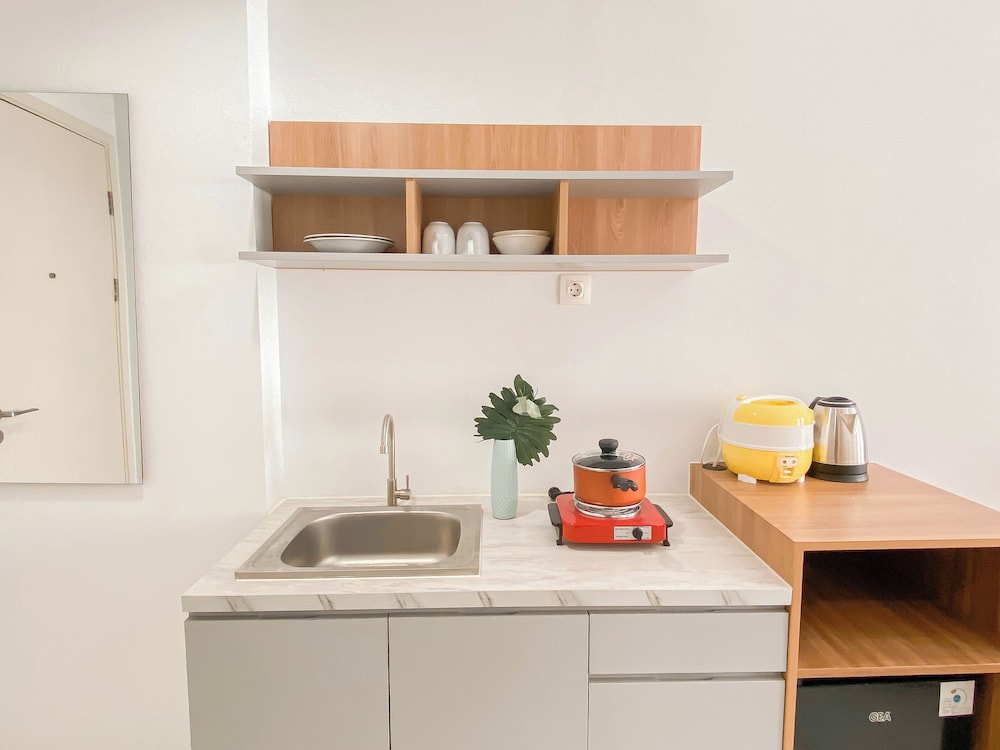 Studio Near Bekasi Station At Patraland Urbano Apartment view 5