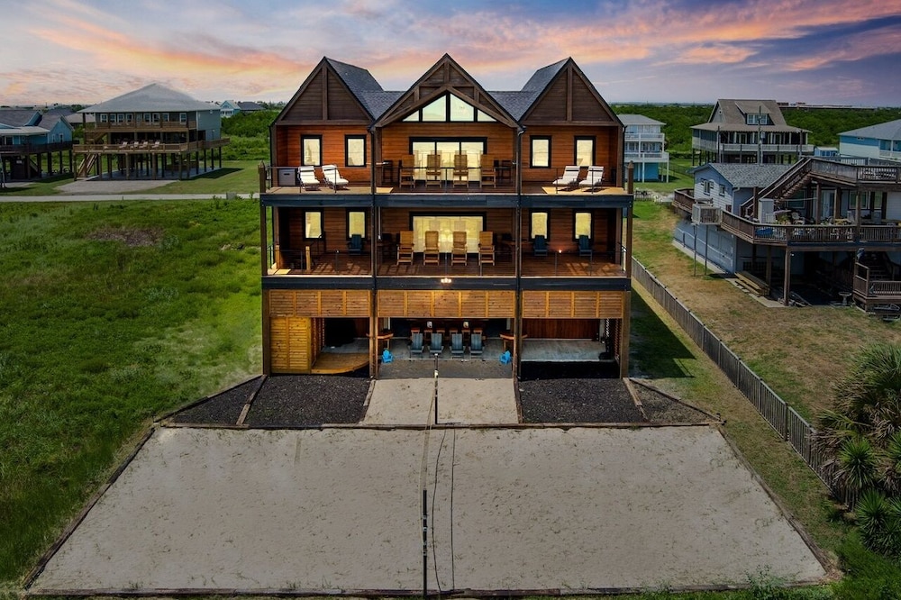 The Coppertone House 6 Bedroom Home