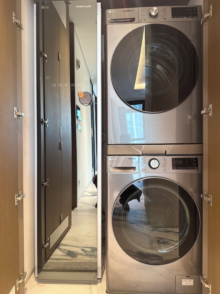 Caelum Black Gangnam Luxury Apt