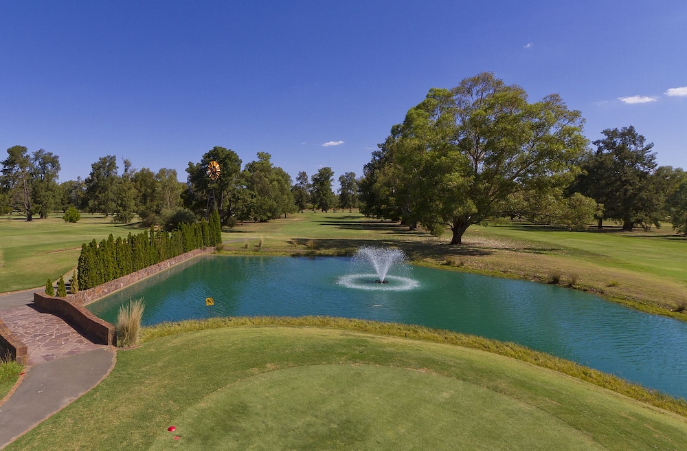 Howlong Golf Resort