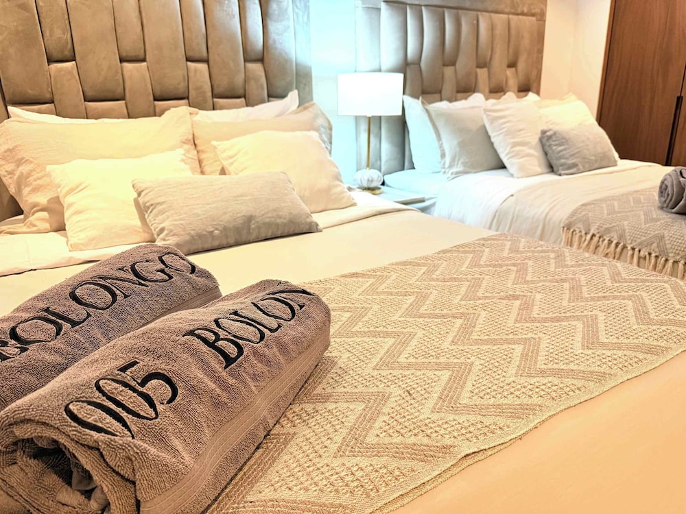 Bolongo: Your Exclusive Oceanfront Escape