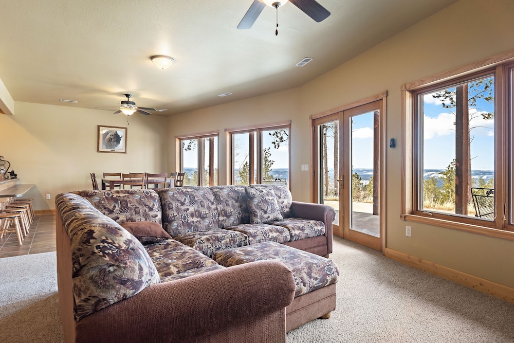 Vista Lodge 7 Bedroom Villa with Jacuzzi