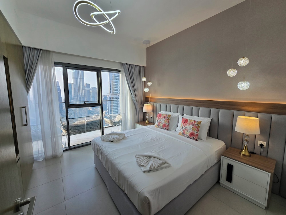 Royale Highend Burj and Fountain View
