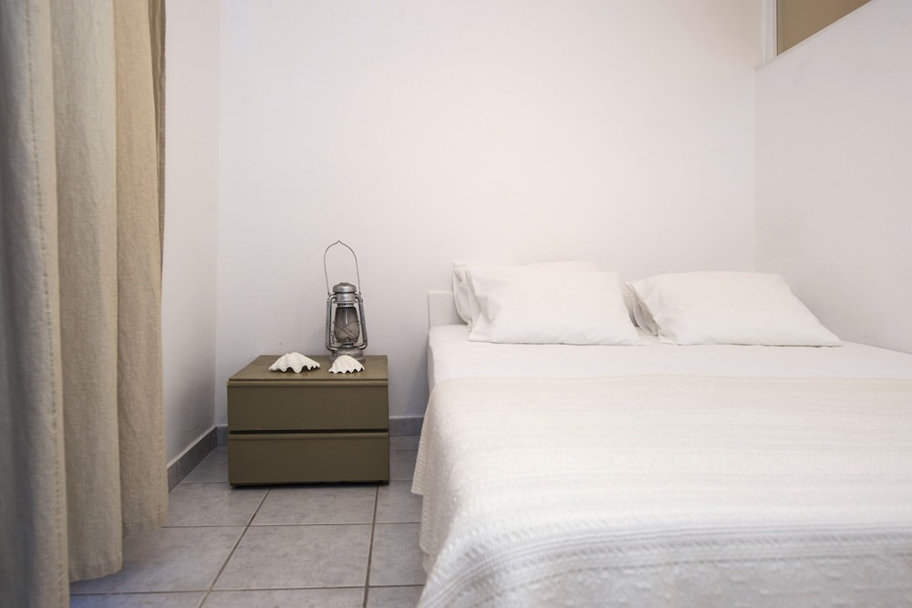 Cleopatra Seaside Homes Paros
