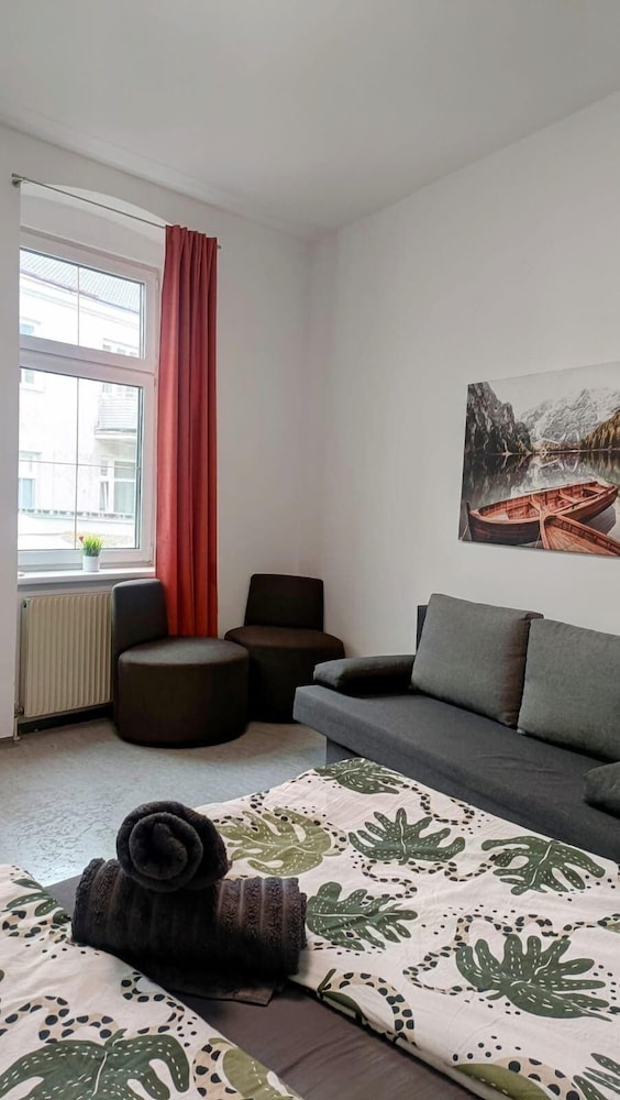 Comfy 4BR Apt Ideal for Groups Families