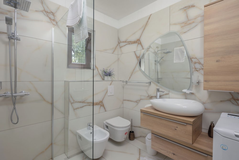 Villa Natali With Pool And Sea View