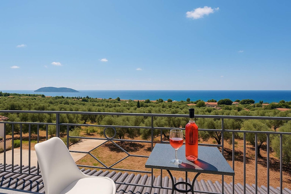 Serenity and Views - Beachside Escape