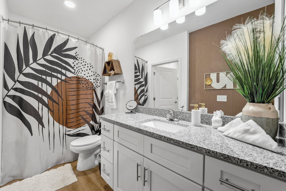 Luxurious Apartments - Pool Gym Bikes