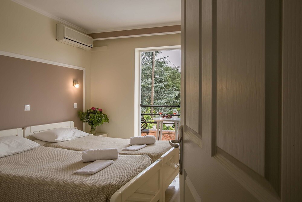 Mathraki Resort