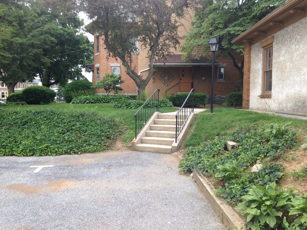 Walton Manor Inn Bed & Breakfast